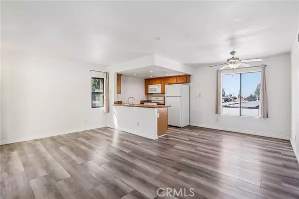 Riverside, CA 92507,1142 W Blaine #201