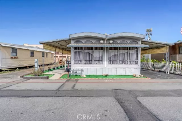 1045 N Azusa Avenue #215, Covina, CA 91722