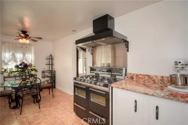 San Bernardino, CA 92407,962 W 41st