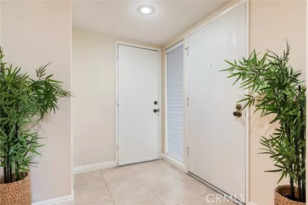 Pomona, CA 91767,3724 Live Oak