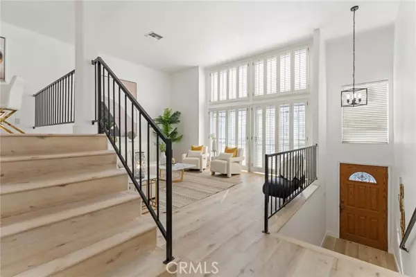 Los Angeles, CA 90012,925 W College