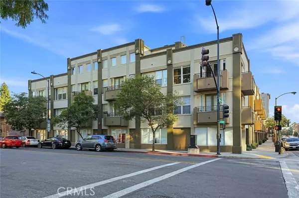 80 N Raymond Avenue #212, Pasadena, CA 91103