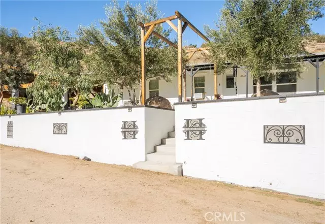 13905 Summit Valley, Hesperia, CA 92345