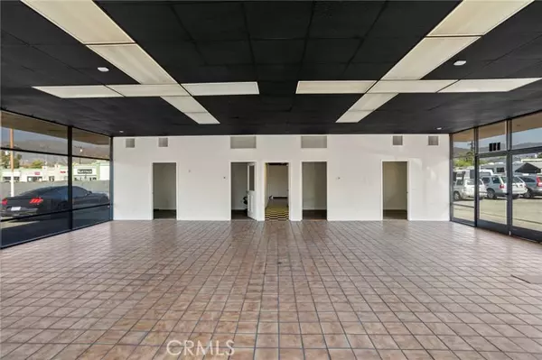 Glendora, CA 91740,837 W Route 66