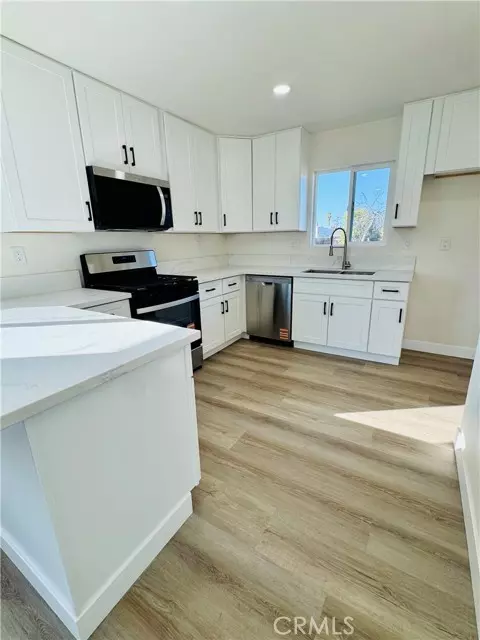 Rialto, CA 92376,604 N Acacia