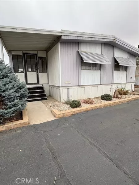 8655 Santa Fe, Hesperia, CA 92345