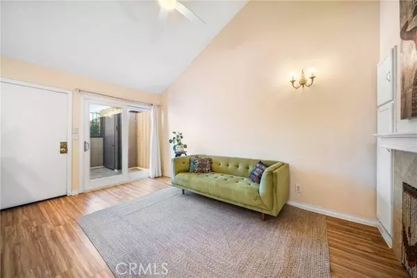 West Hills (los Angeles), CA 91307,22421 Sherman Way #10