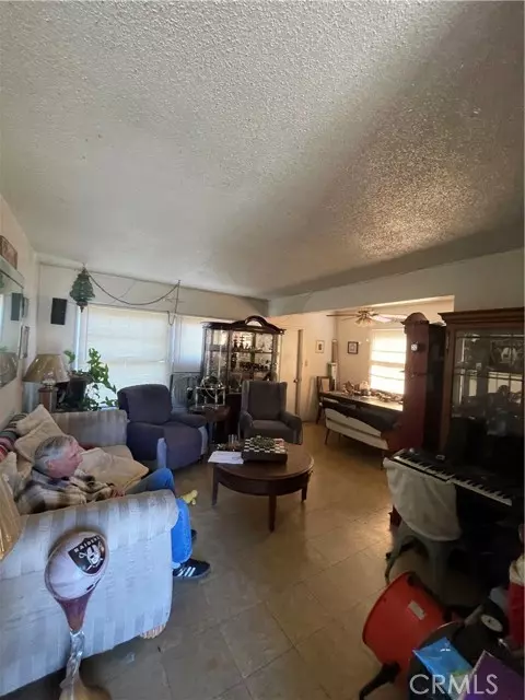 Colton, CA 92324,1410 Tejon