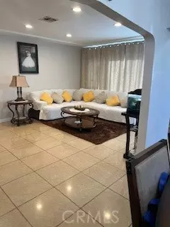 Bellflower, CA 90706,9917 Van Ruiten