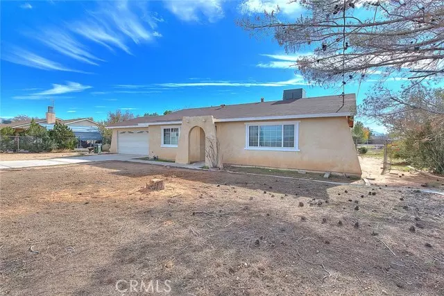 22133 Thunderbird, Apple Valley, CA 92307