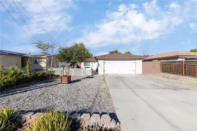 623 E Old 2nd St, San Jacinto, CA 92583