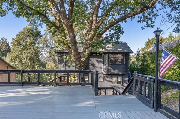 290 Davos Drive, Crestline, CA 92325