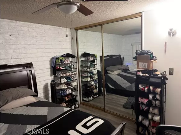 Yorba Linda, CA 92886,5118 Lakeview Avenue #4