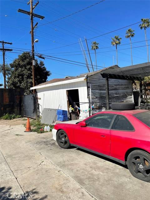 Los Angeles, CA 90001,7019 Compton Avenue