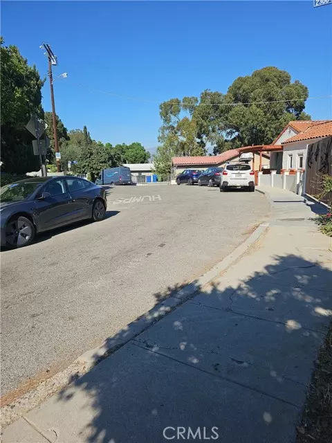 Los Angeles, CA 90039,2286 Silver Ridge Avenue