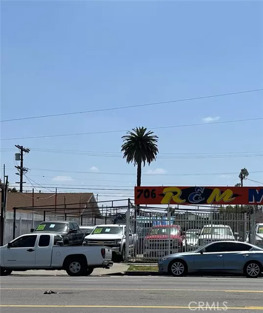 Los Angeles, CA 90001,710 E Florence Avenue