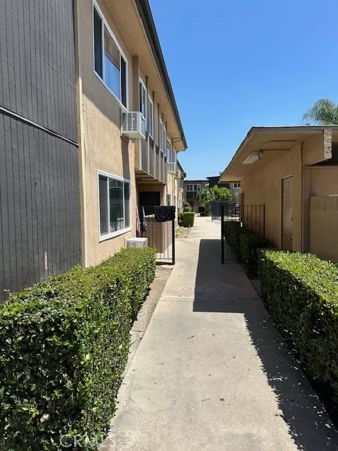 Baldwin Park, CA 91706,3030 Vineland Avenue #11