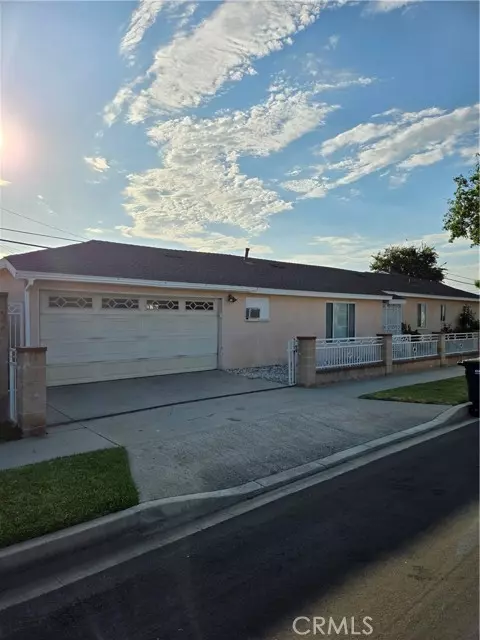 Bellflower, CA 90706,9158 Olive Street