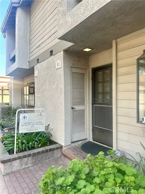 Fullerton, CA 92831,2220 E Chapman Avenue #51