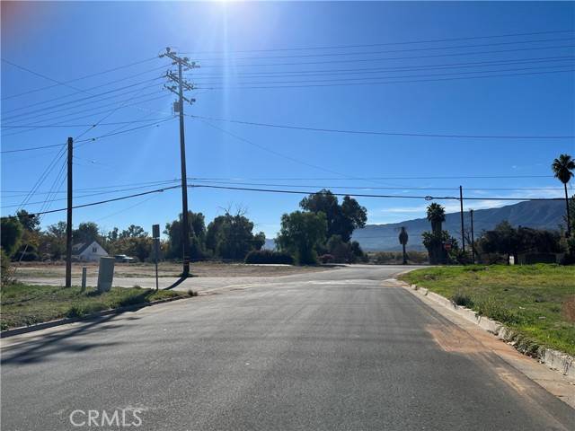 Lake Elsinore, CA 92530,0 LAKE