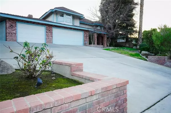 6305 Highland Knolls Drive, Bakersfield, CA 93306