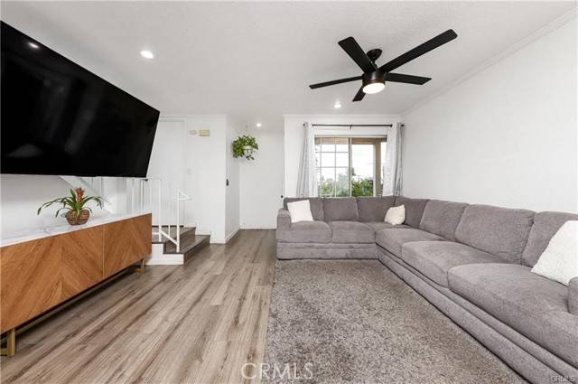 Sylmar (los Angeles), CA 91342,13750 Hubbard Street #77