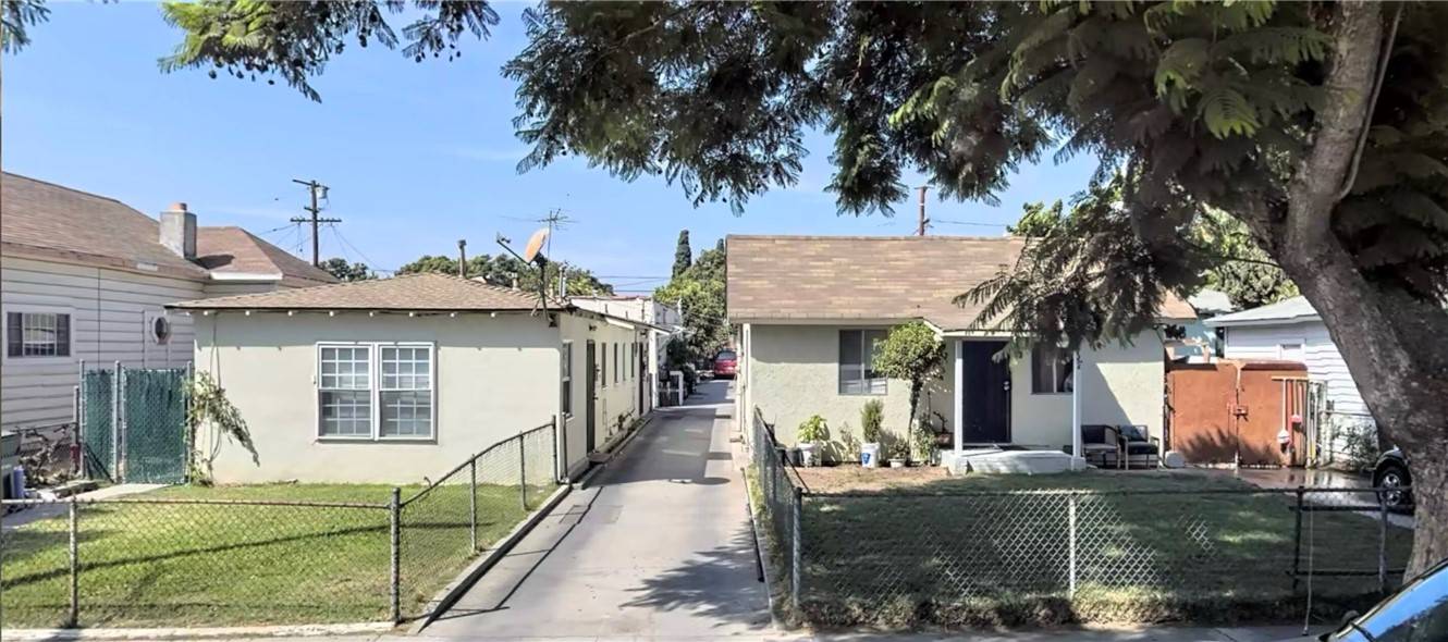 6835 Adamson Avenue, Bell Gardens, CA 90201