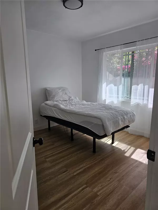 Santa Ana, CA 92706,1043 W Orange Road