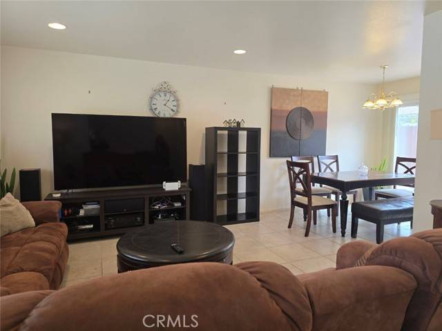 Cudahy, CA 90201,4443 Santa Ana Street #2