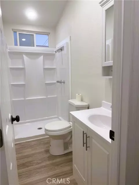 Monrovia, CA 91016,2548 Peck Road #4