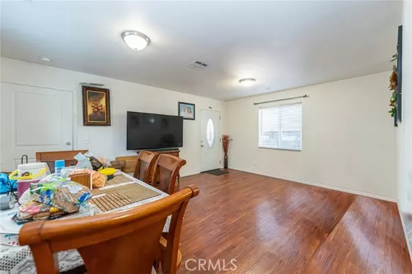 Los Angeles, CA 90001,8219 Crockett Boulevard