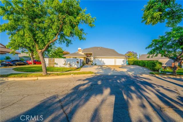 2040 Cape Cod Court, Claremont, CA 91711