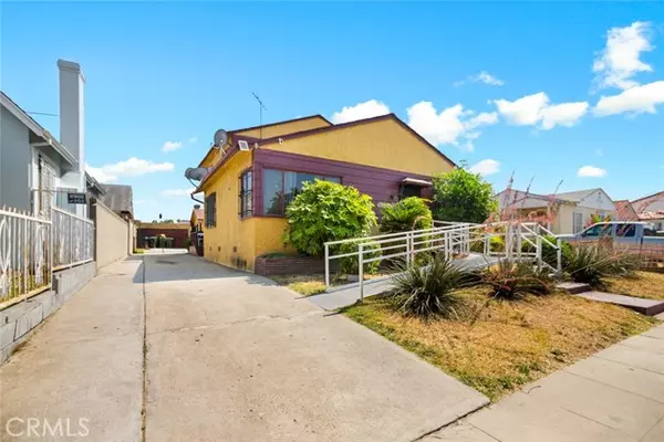 1426 W 83rd St, Los Angeles, CA 90047