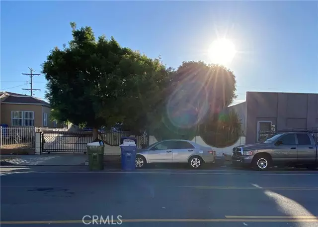 10609 S San Pedro Street, Los Angeles, CA 90003