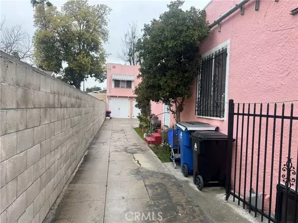 Los Angeles, CA 90037,529 W 56th Street