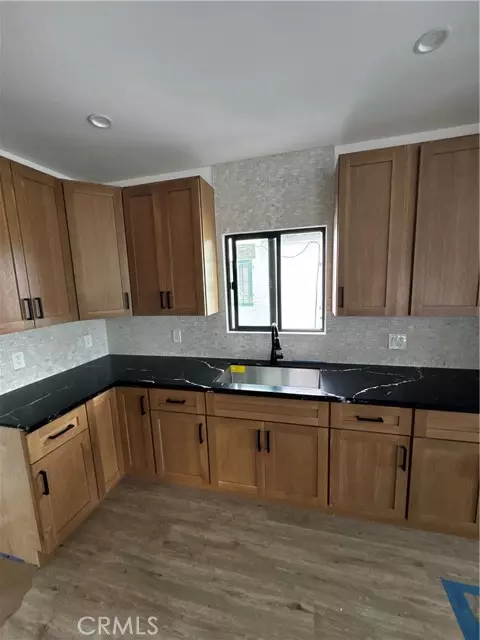 2228 W 73rd Street, Los Angeles, CA 90043