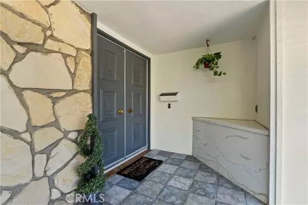 Lynwood, CA 90262,4272 Niland St