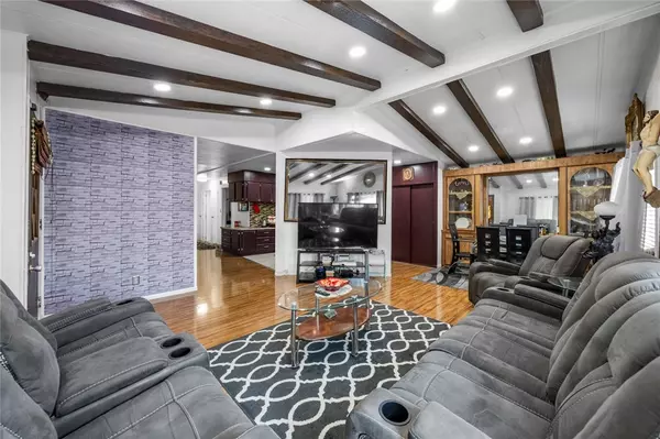 Artesia, CA 90701,19127 Pioneer Boulevard #9