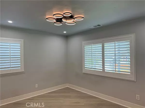 Azusa, CA 91702,211 N Pasadena