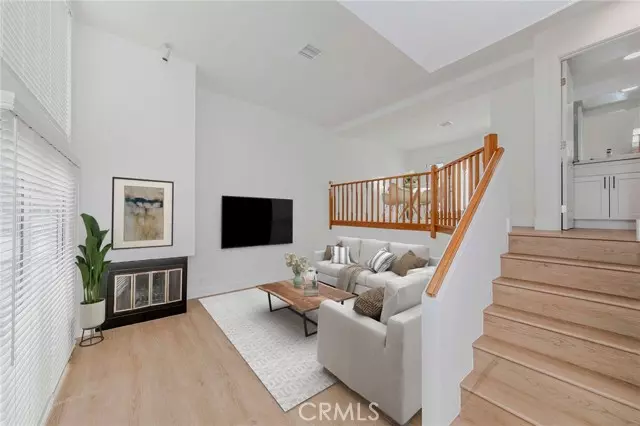 1929 E Washington Blvd #2, Pasadena, CA 91104