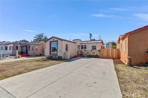 8943 S Hobart, Los Angeles, CA 90047