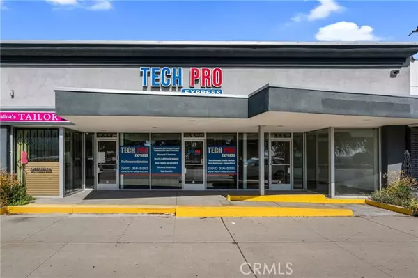 555 W Whittier Boulevard, La Habra, CA 90631