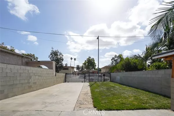 Los Angeles, CA 90003,337 E Century