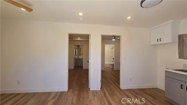 Los Angeles, CA 90039,4413 La Clede Avenue #2