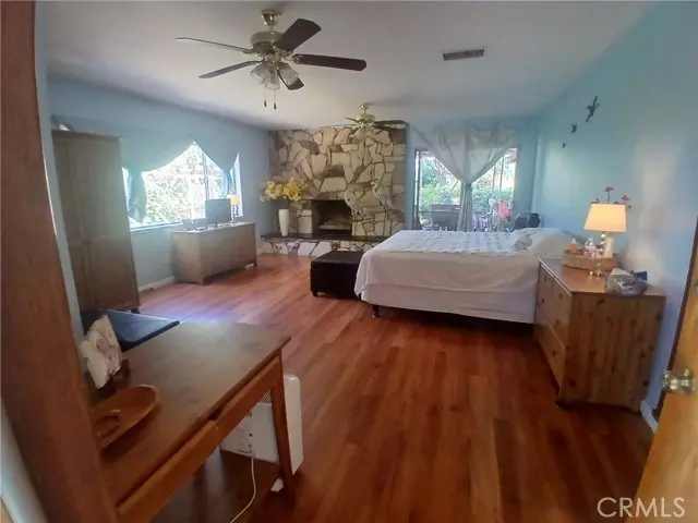 7650 Wilbur Avenue, Reseda (los Angeles), CA 91335