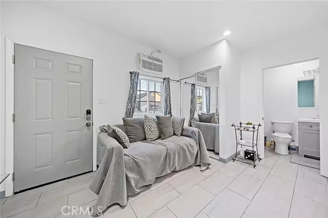 2406 W 76TH ST, Inglewood, CA 90305