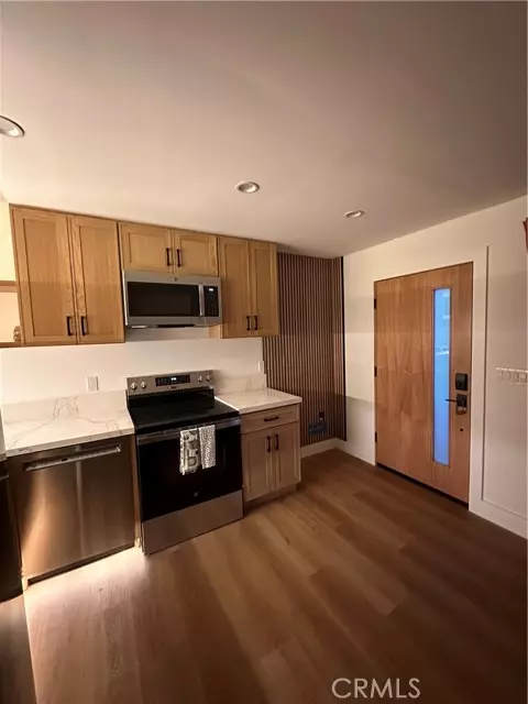 Canoga Park (los Angeles), CA 91303,21054 Runnymede Street