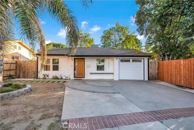 Canoga Park (los Angeles), CA 91303,22142 Wyandotte