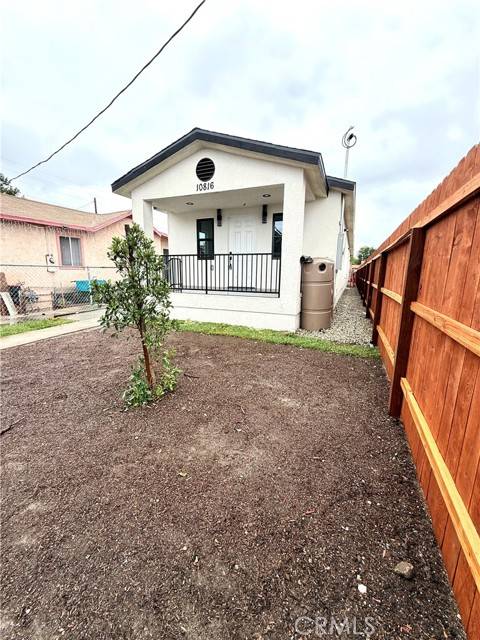 10816 Willowbrook, Los Angeles, CA 90059