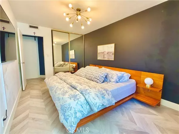 Long Beach, CA 90802,100 Atlantic Avenue #210